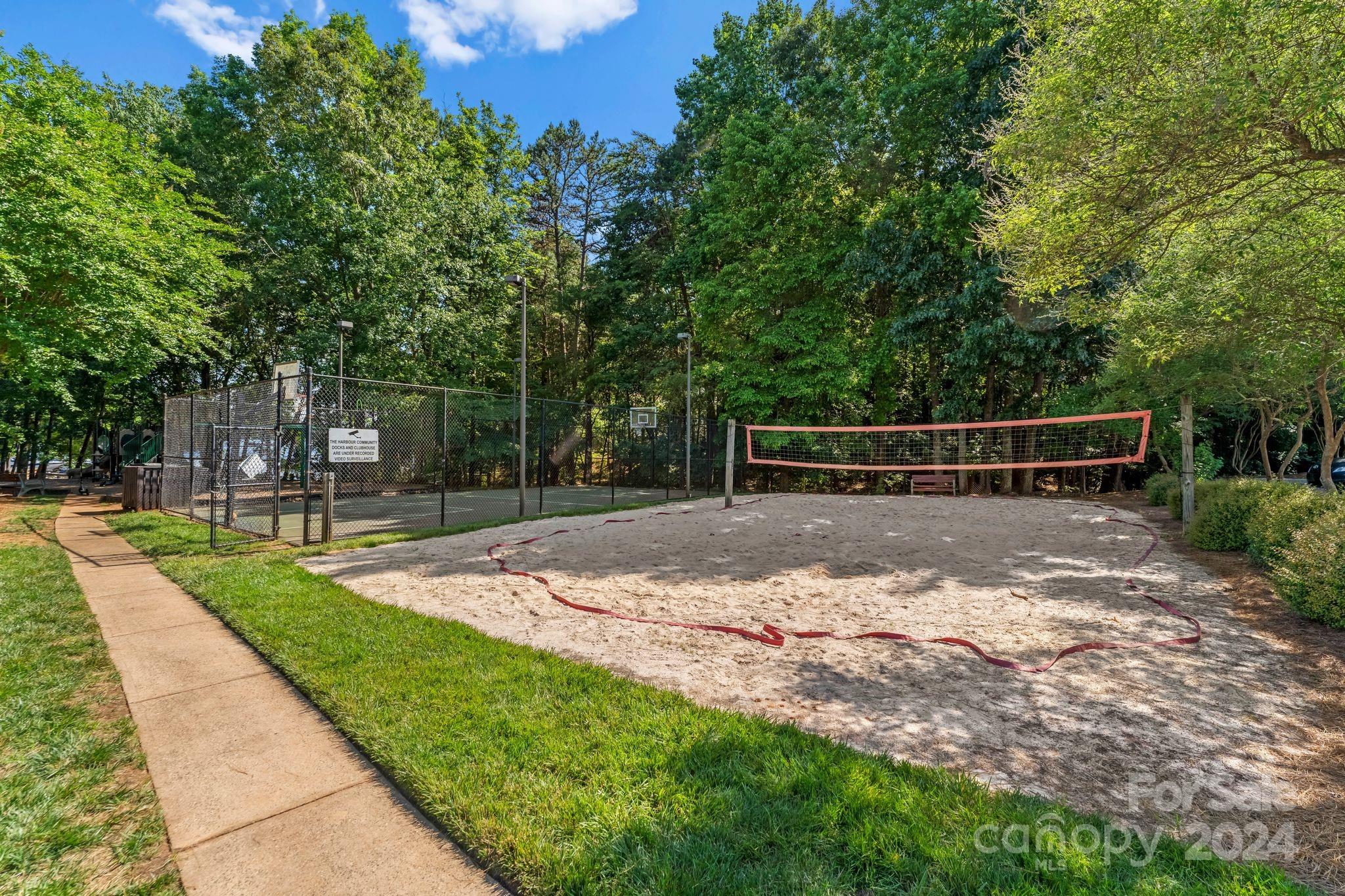 The Harbour at the Pointe - Residential
