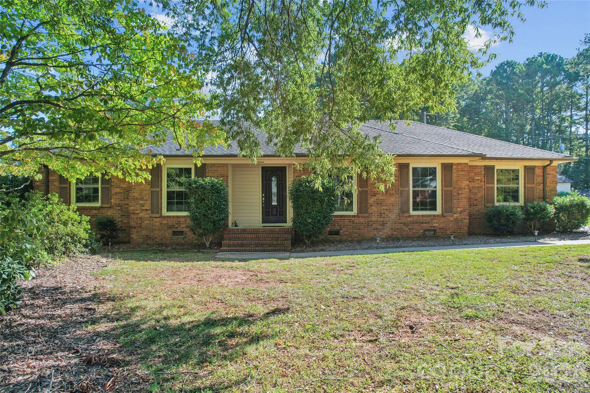 13507 Four Oaks Lane