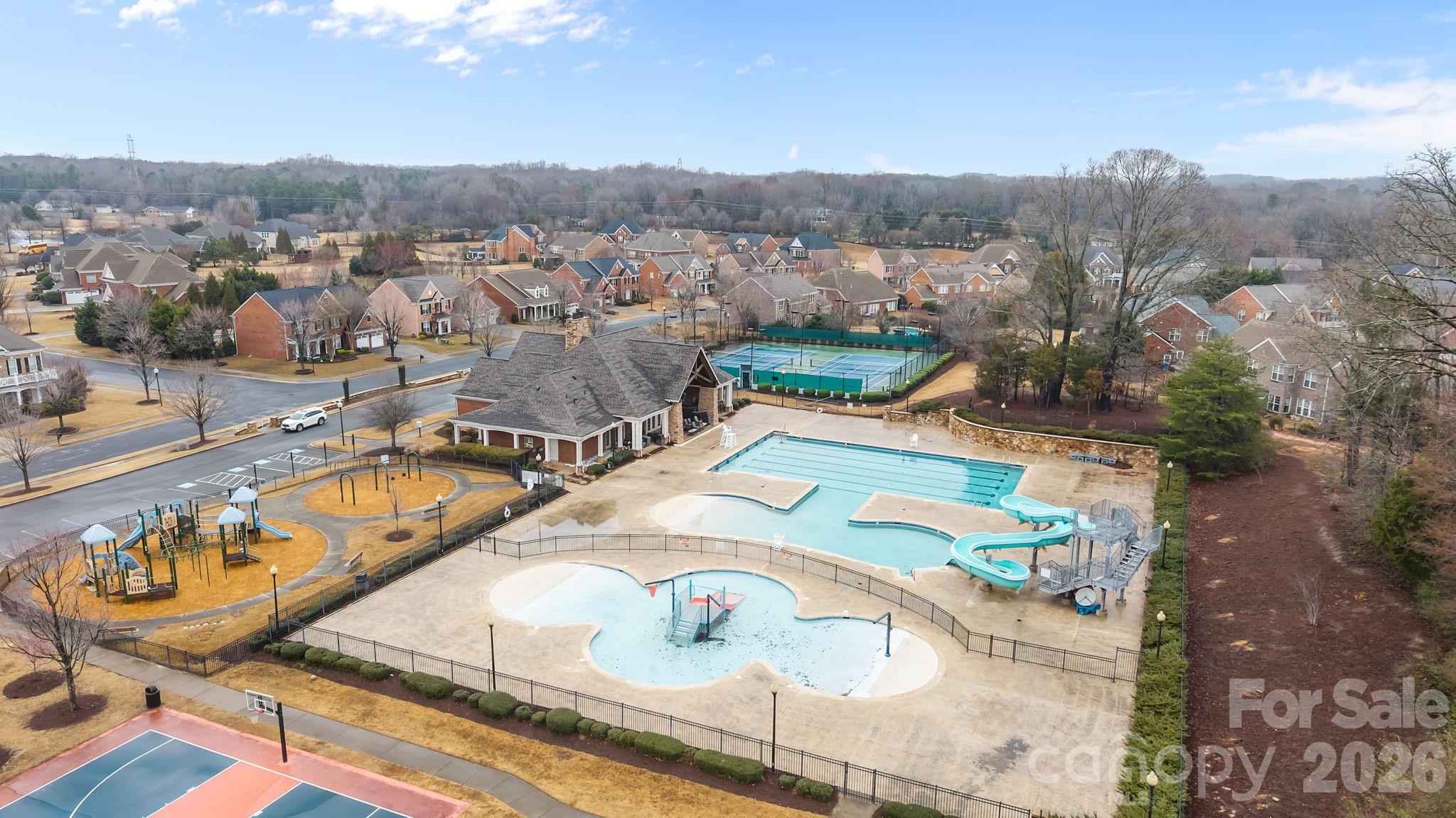 The Chimneys Of Marvin - Residential