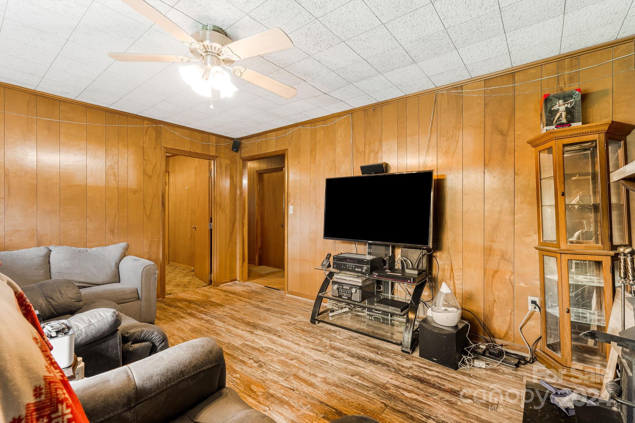 613 Hungry Creek Road
