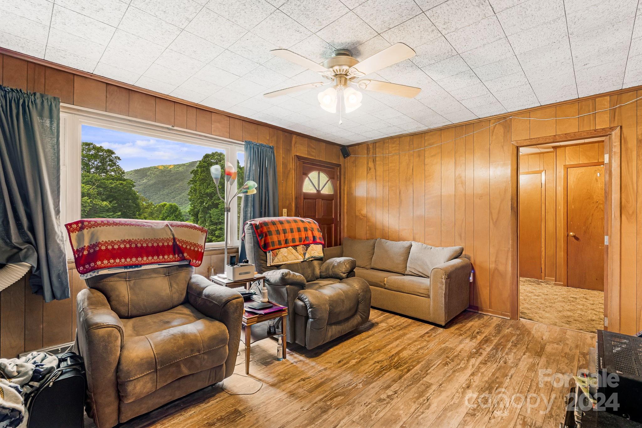 613 Hungry Creek Road
