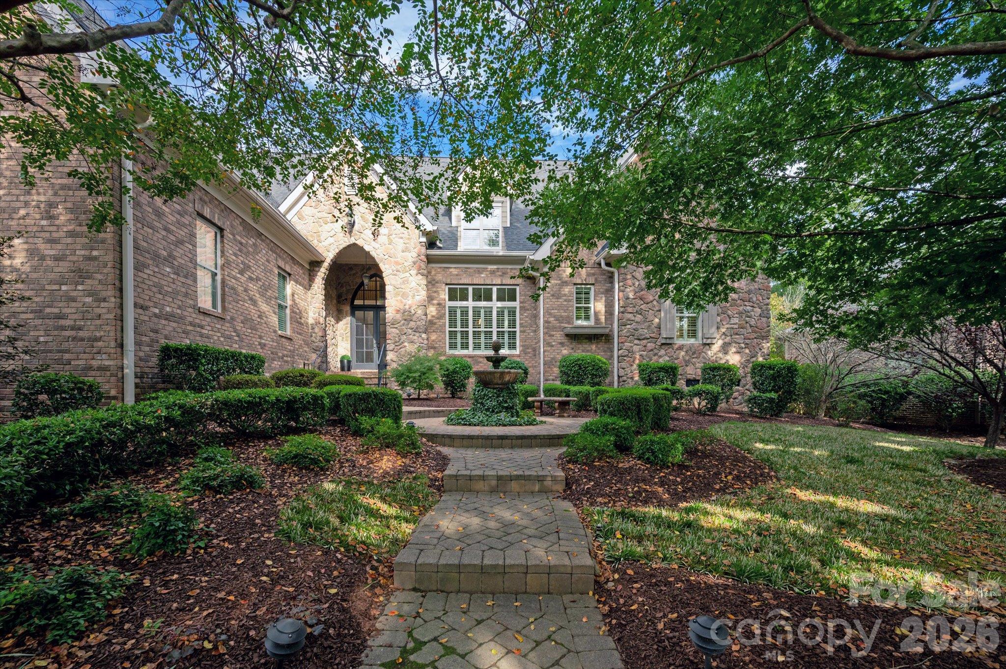 1617 Lookout Circle