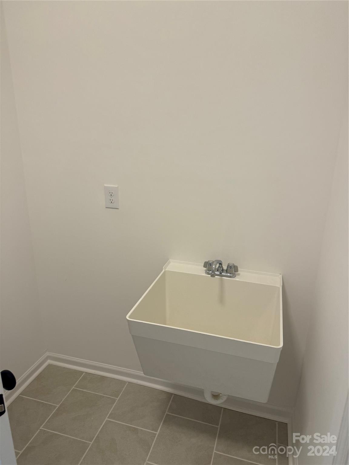 Newport Lakes - Residential