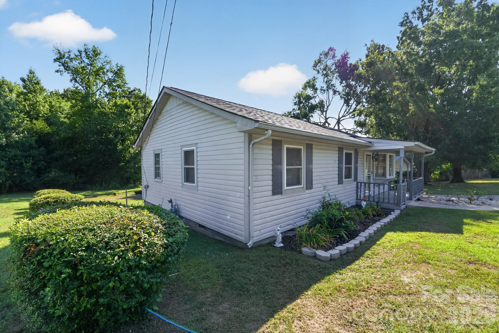 2578 Simpson Road E