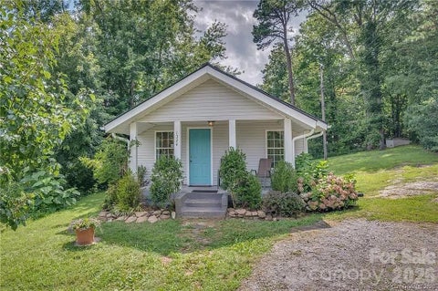 Photo of 1324 Low Gap Road, Hendersonville, NC 28792 (MLS # 4414417)