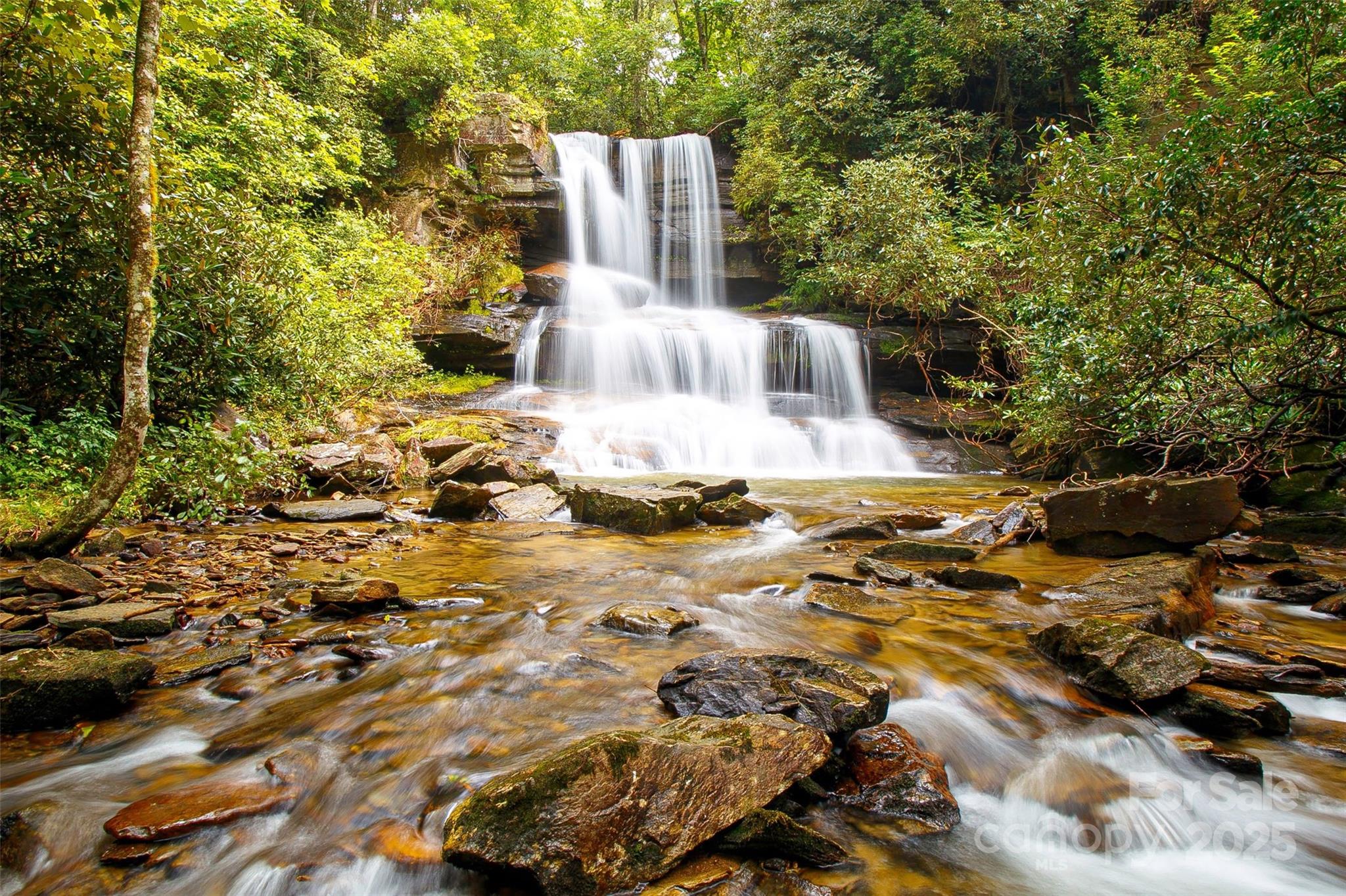 Round Mountain Falls - Land