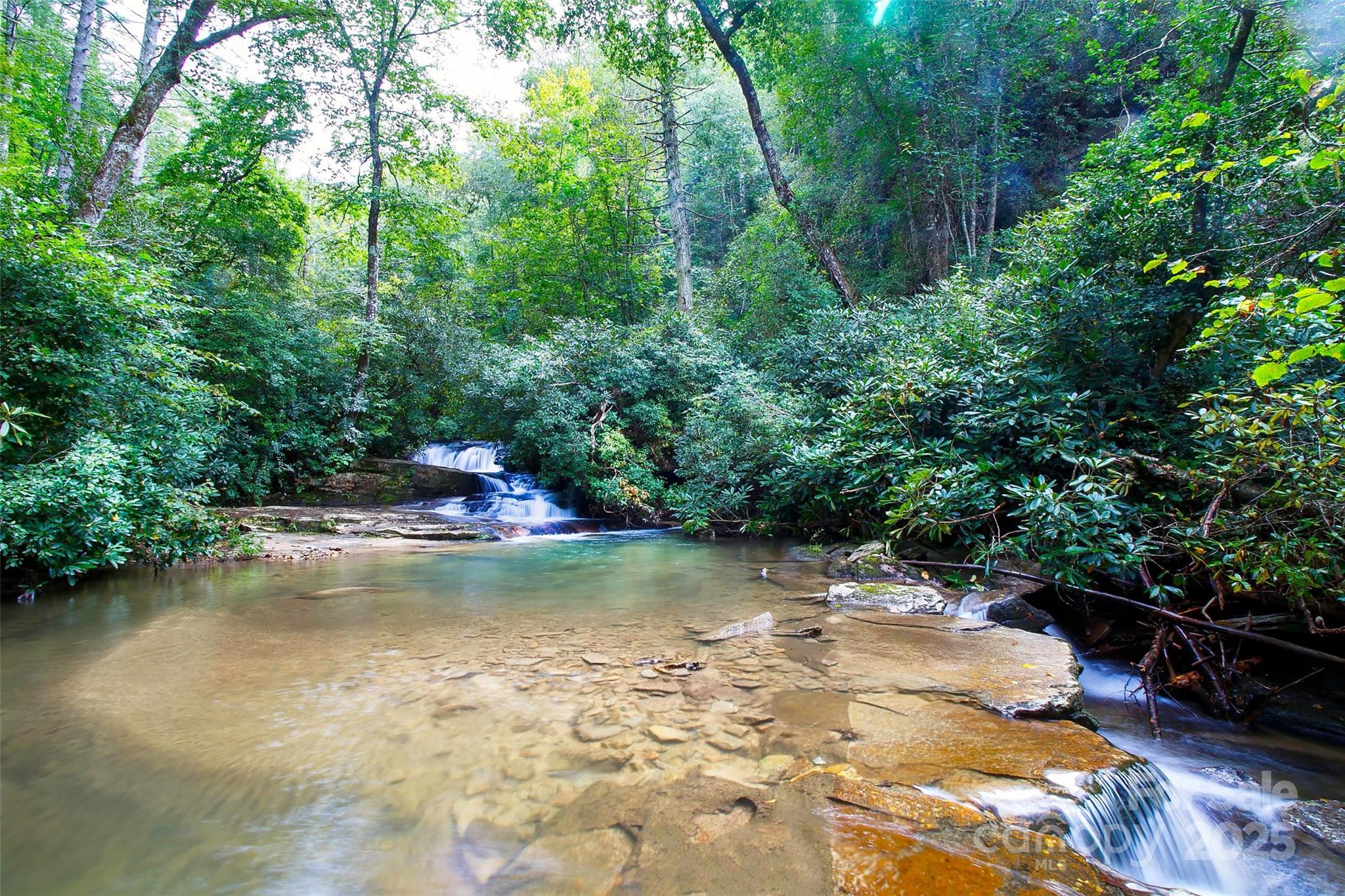 Round Mountain Falls - Land