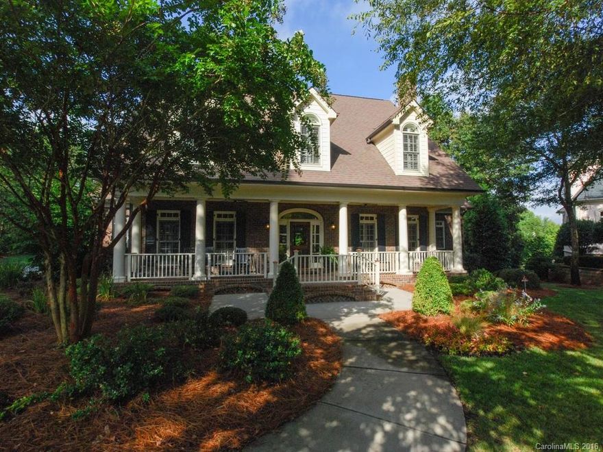 Own a piece of Fort Mill's History with the beautiful "Hart Estate" in Springfield.Truly a home that stands out from all others & a compliment to SC Historical Architecture. You will love everything about this prime location on a Wooded and Private parcel on the 9th Fairway; Cul-de-sac; & approx.1 ACRE LOT. Sip on your favorite drink while relaxing on one of the many outdoor living spaces overlooking the property.This home truly has all that you expect in a new home with your desire for "Charm".