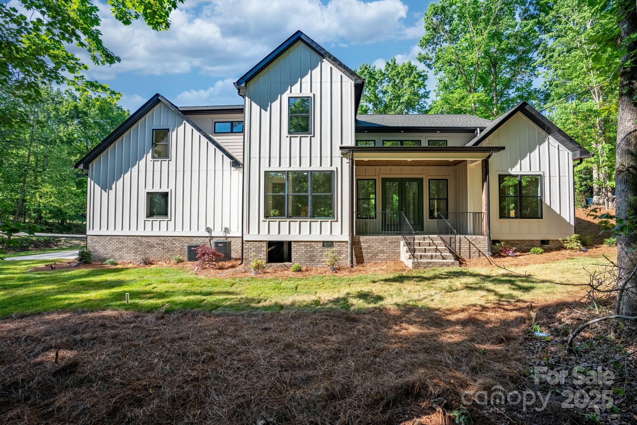 111 Greens Road