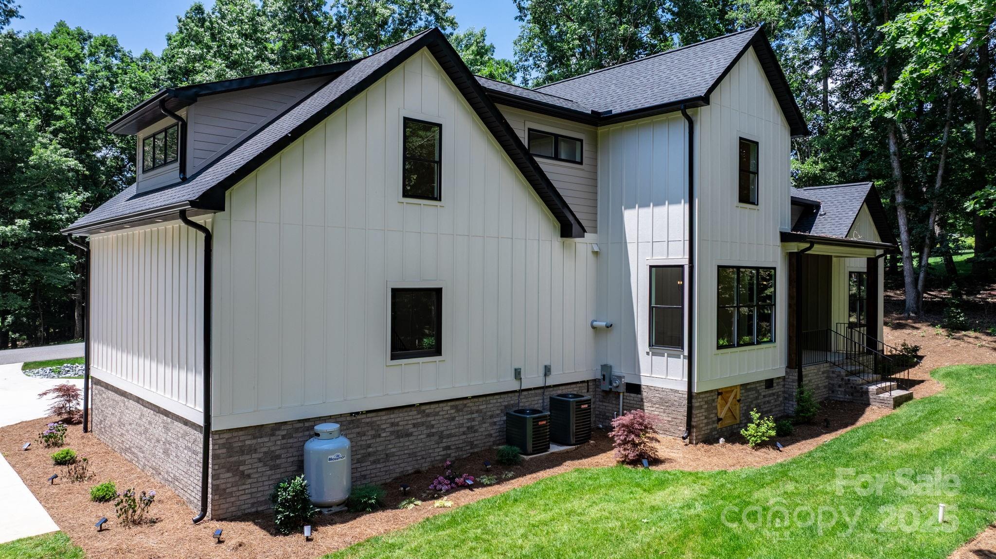 111 Greens Road