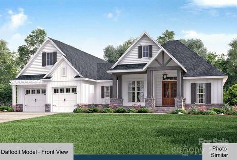 Photo of 52 W Park Avenue, Hendersonville, NC 28792 (MLS # 4130770)