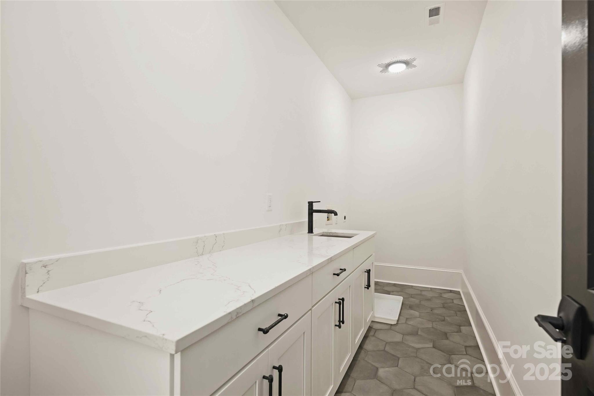 Chateau Sardis - Residential