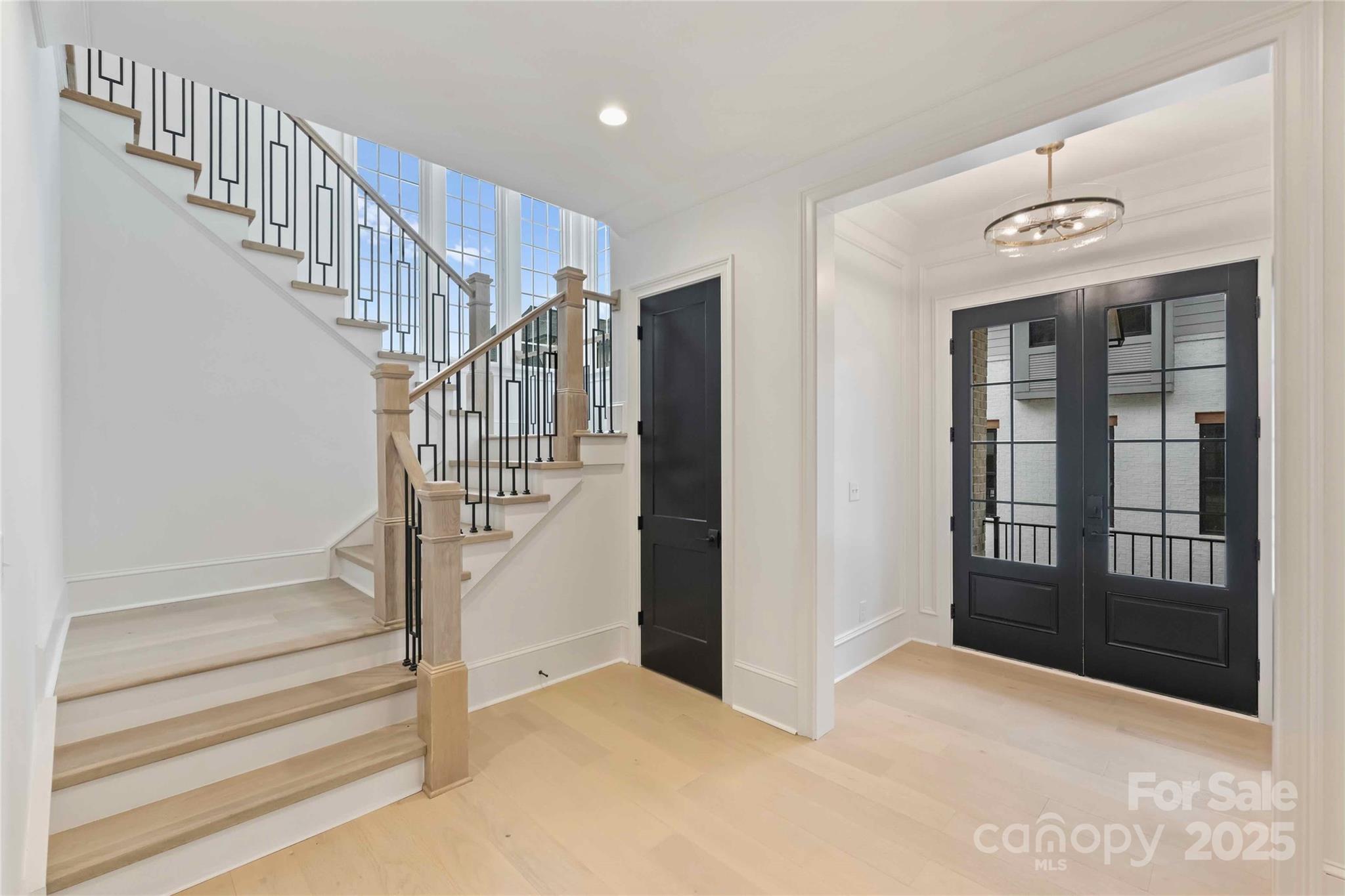 Chateau Sardis - Residential