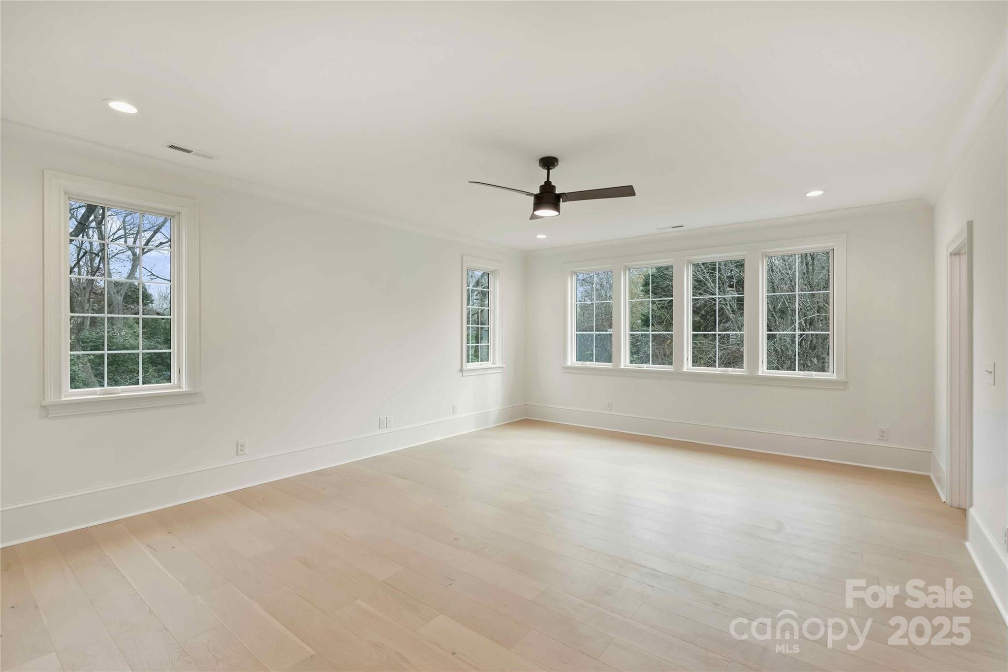 Chateau Sardis - Residential