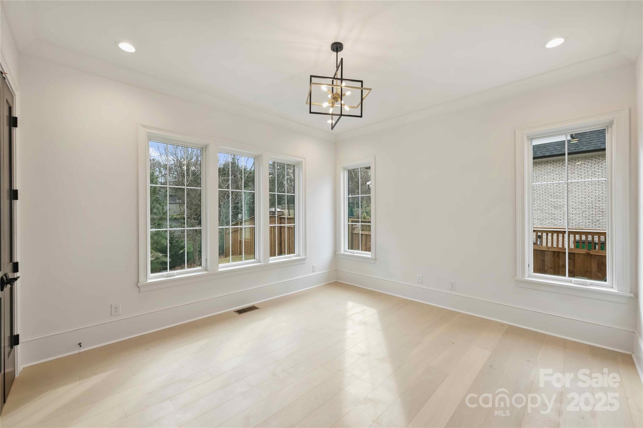 Chateau Sardis - Residential