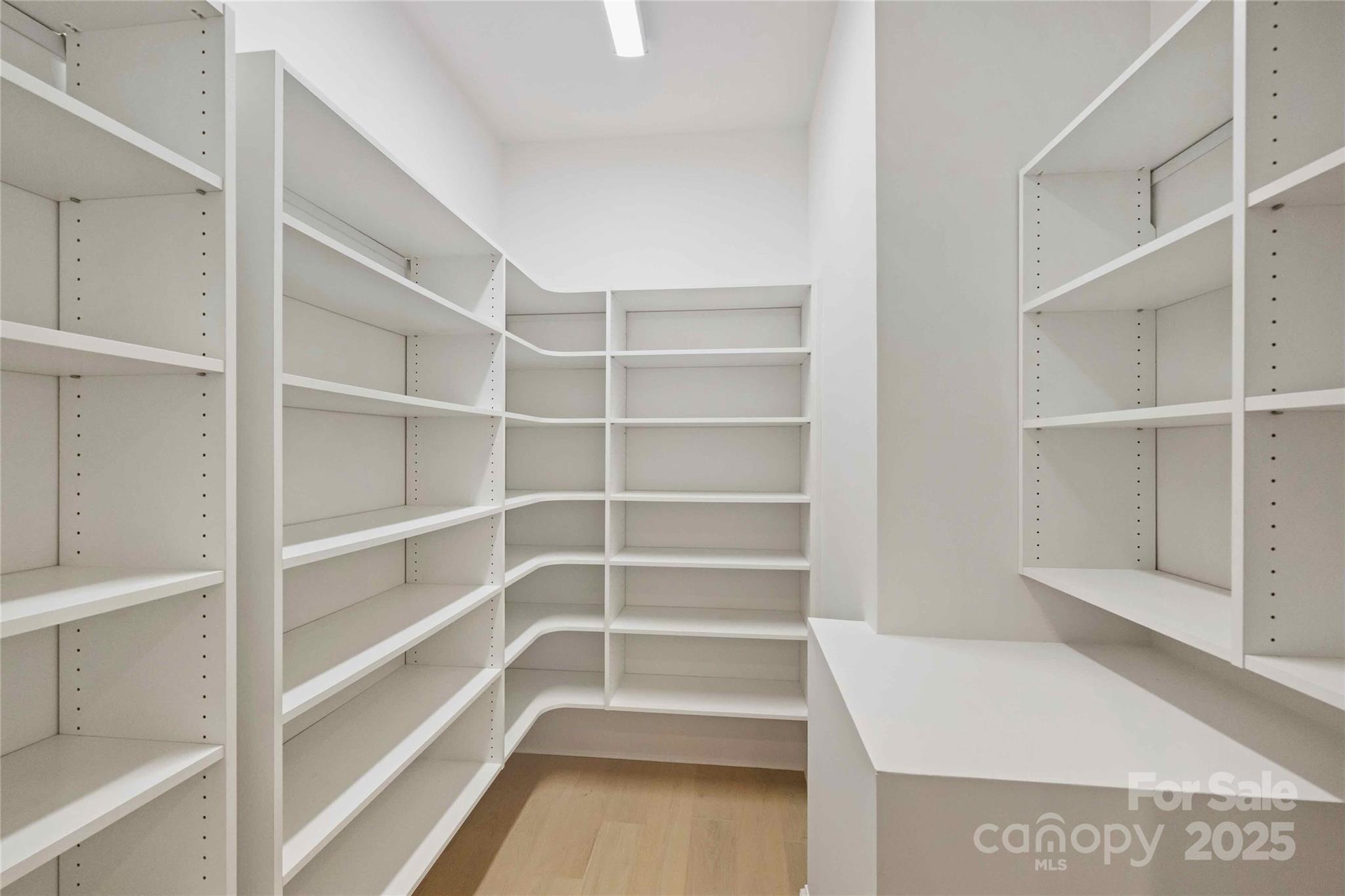 Chateau Sardis - Residential