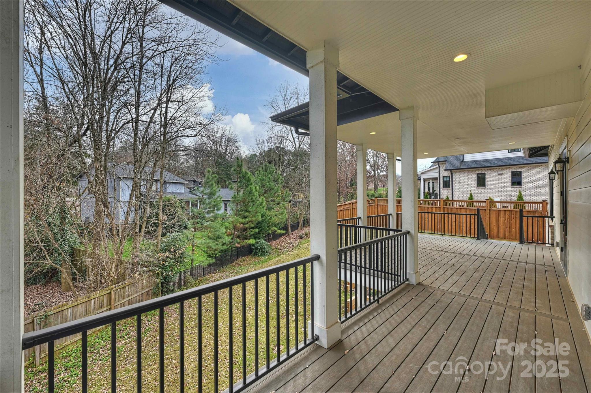 Chateau Sardis - Residential