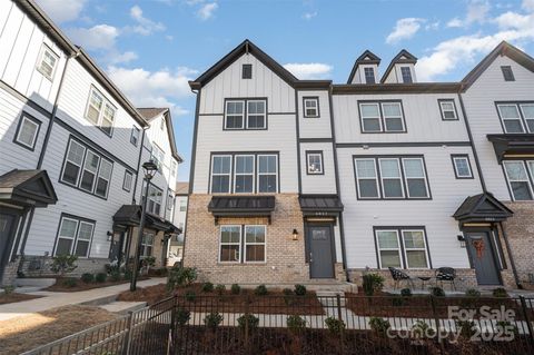 6027 Towering Oaks Drive Charlotte NC 28205