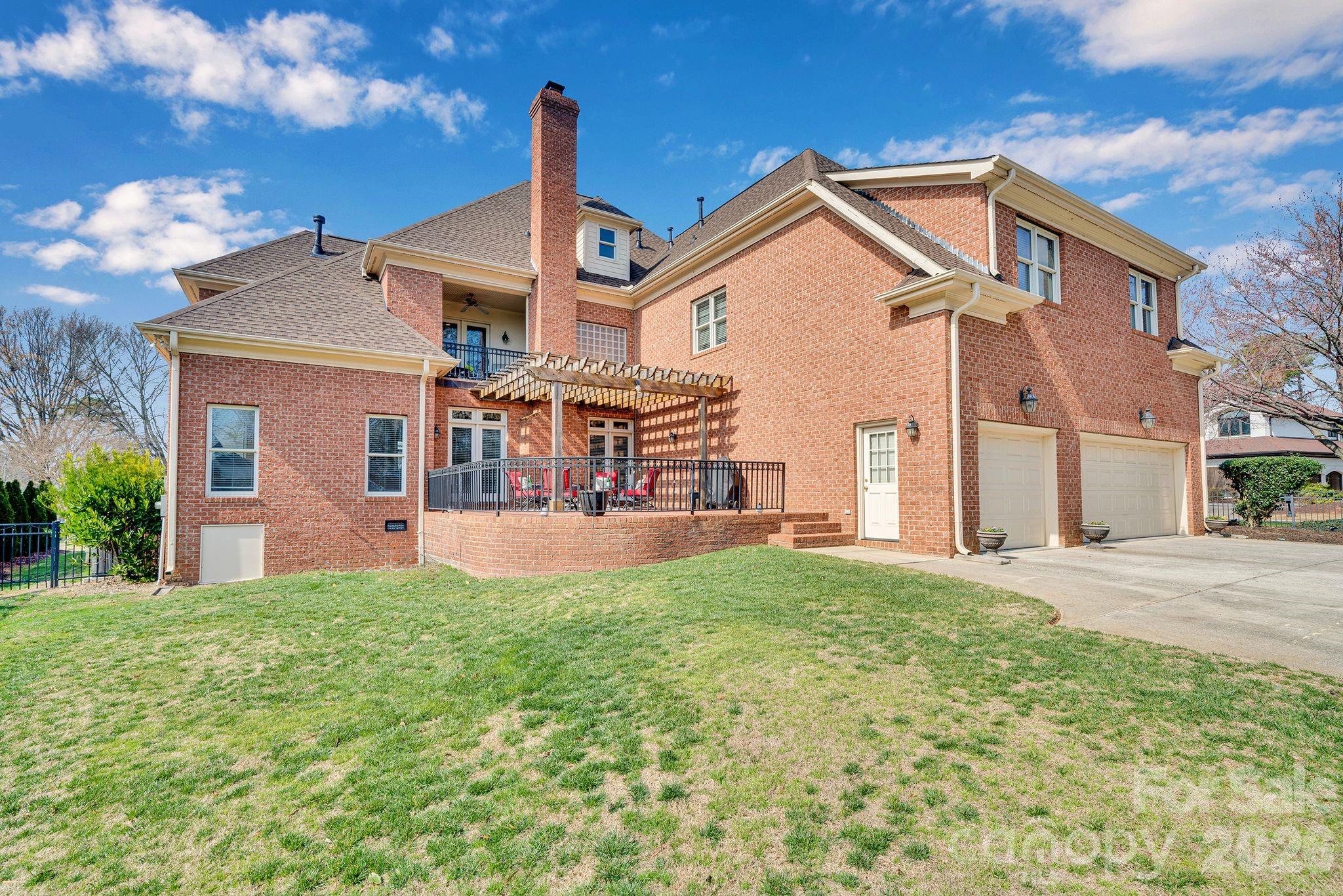 The Peninsula - Residential