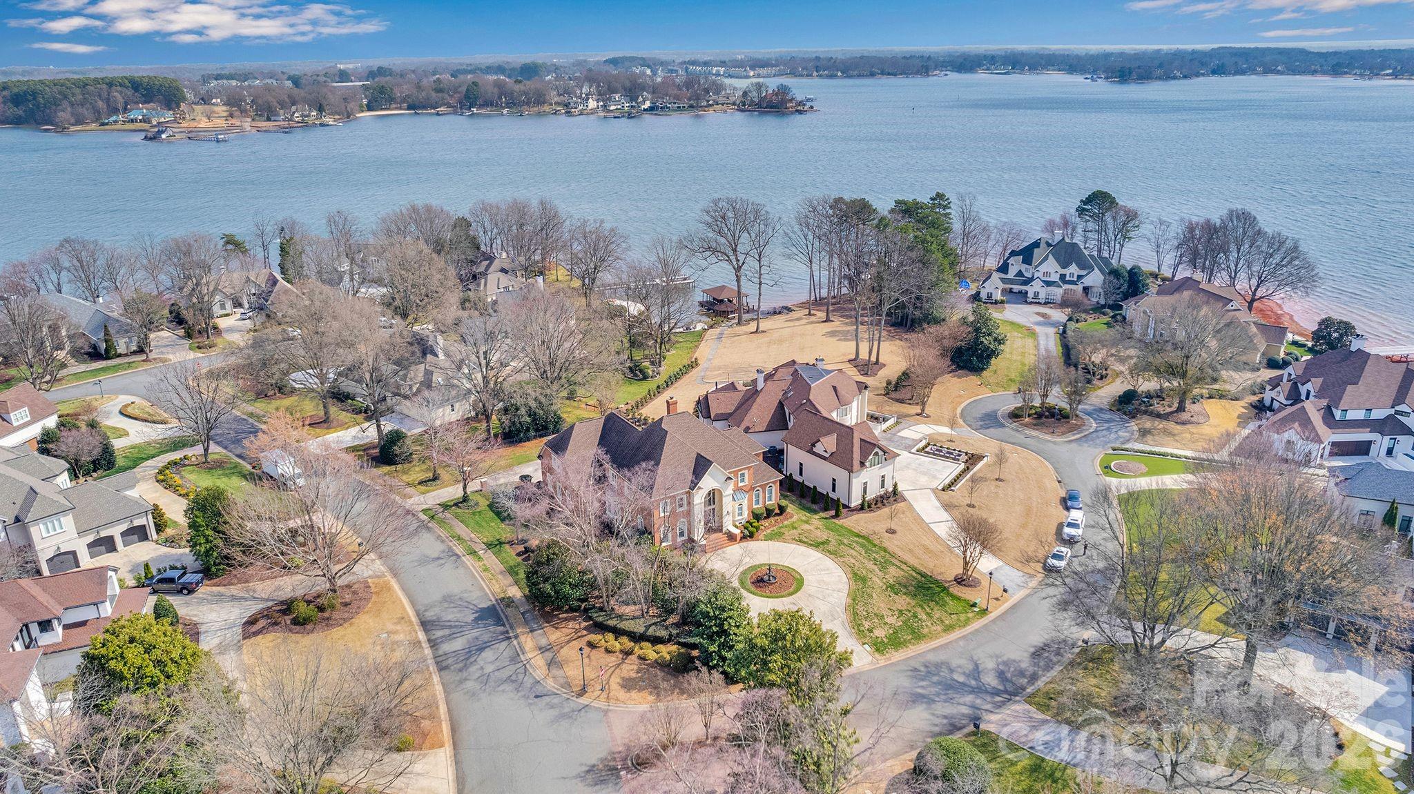 The Peninsula - Residential