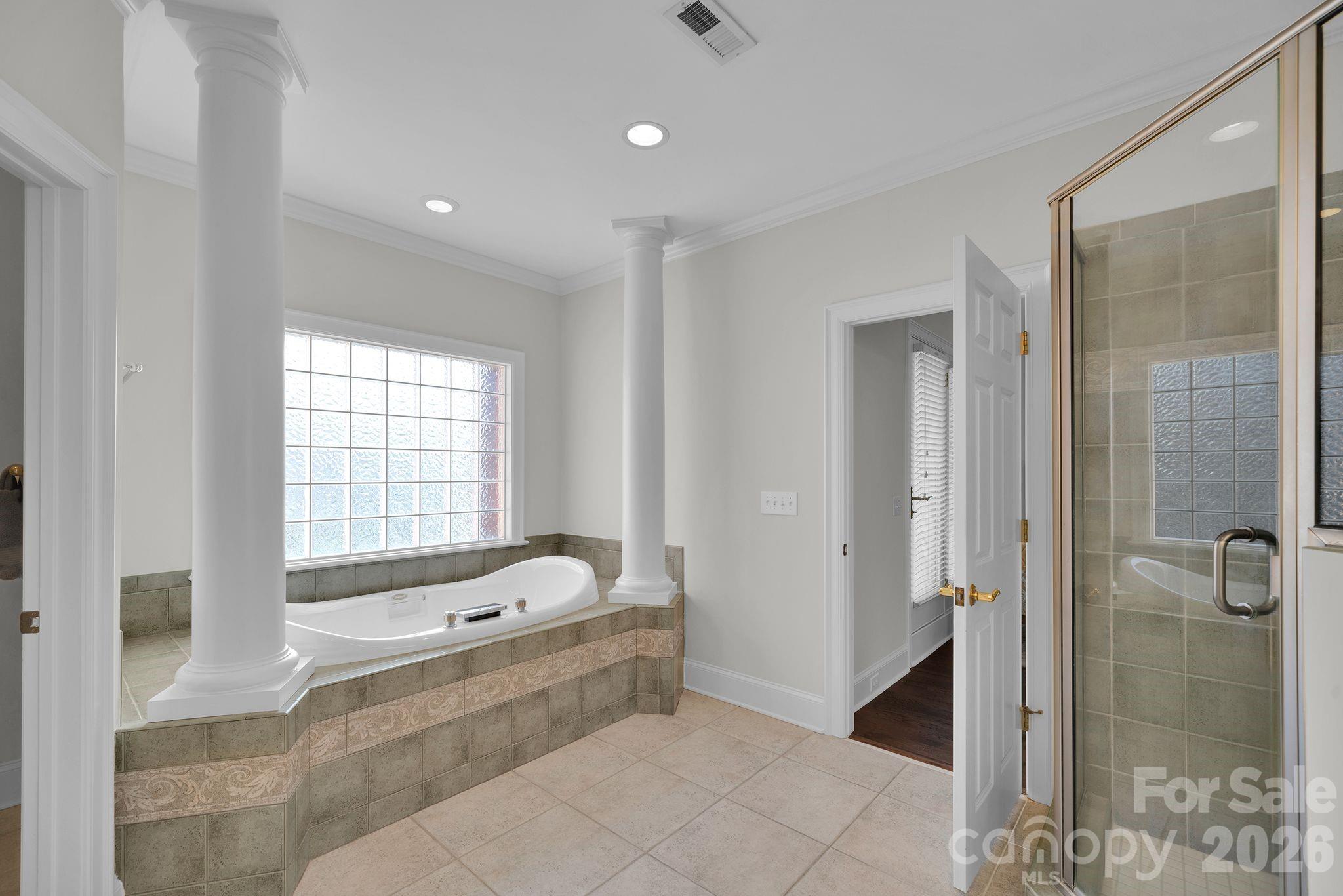 The Peninsula - Residential