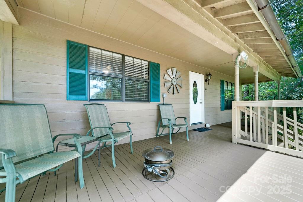 10 Ross Road