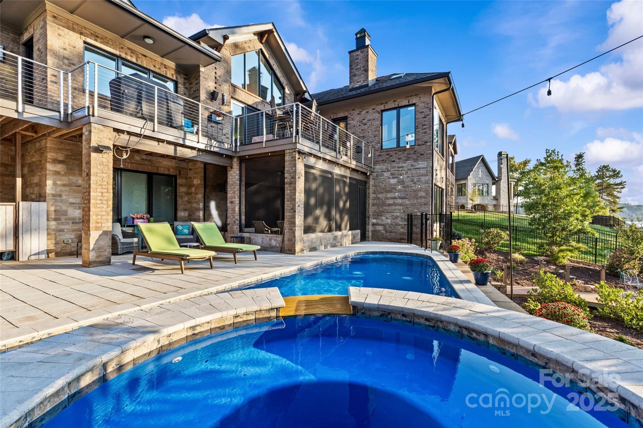 6032 Headlands Court