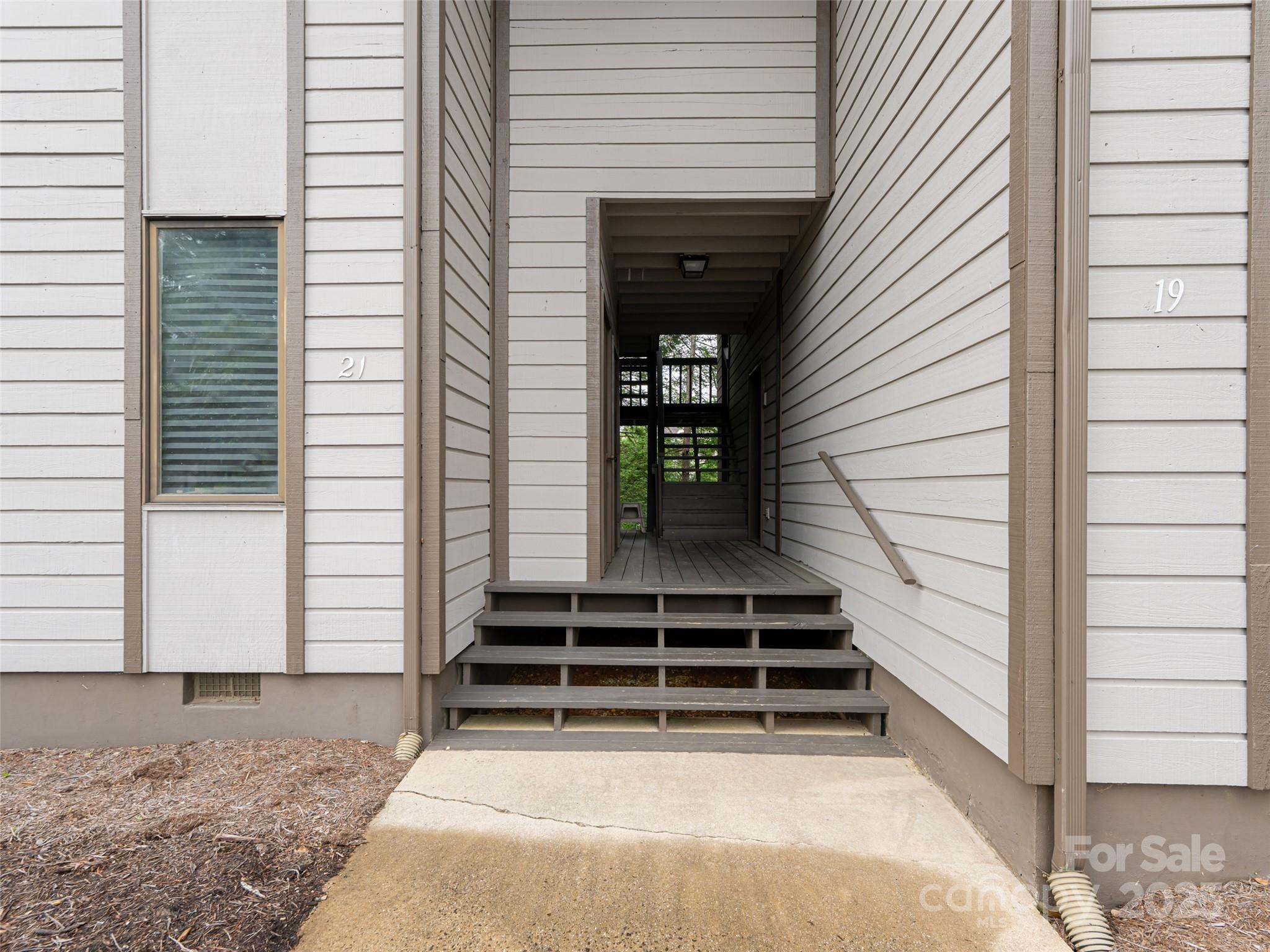 201 Racquet Club Road 21