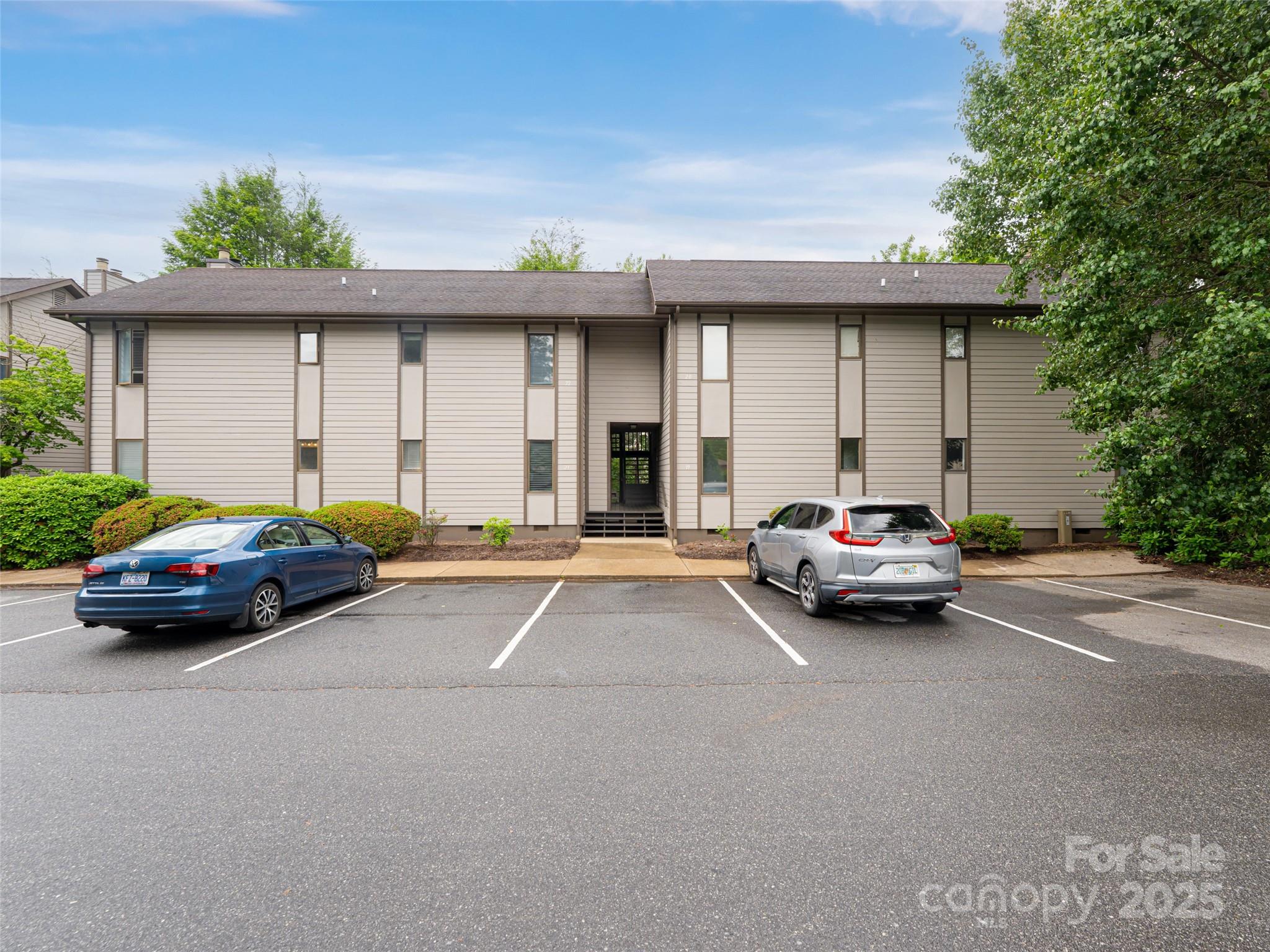 201 Racquet Club Road 21