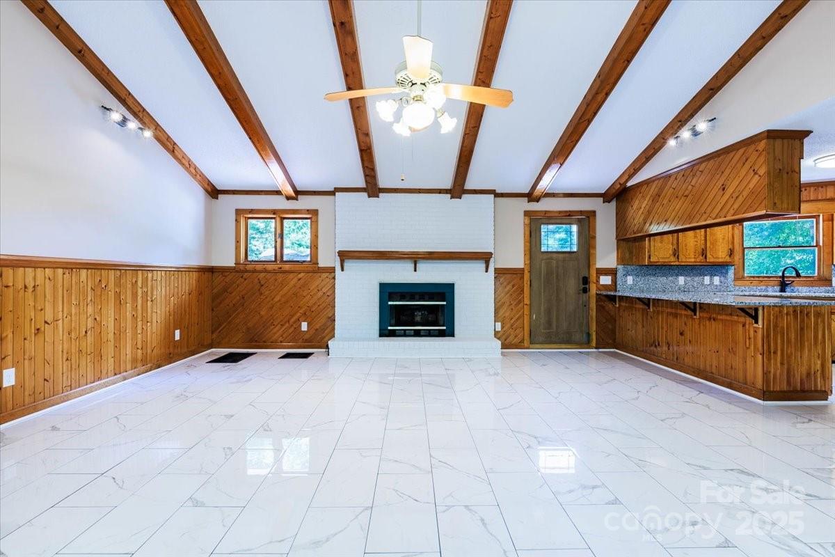 200 Lakeview Road