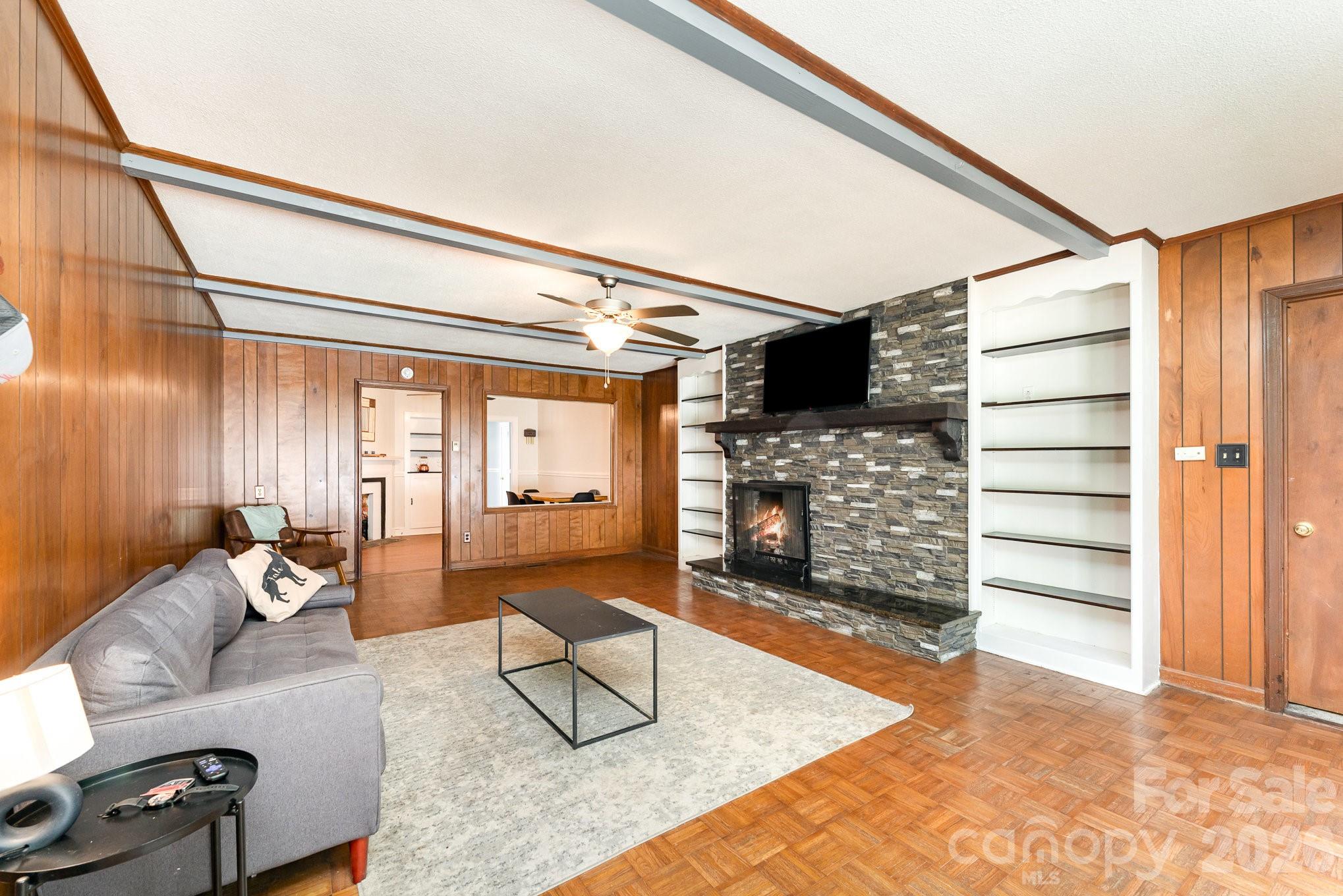 1107 Fairfield Drive