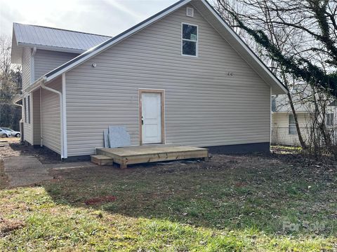 A home in Hickory