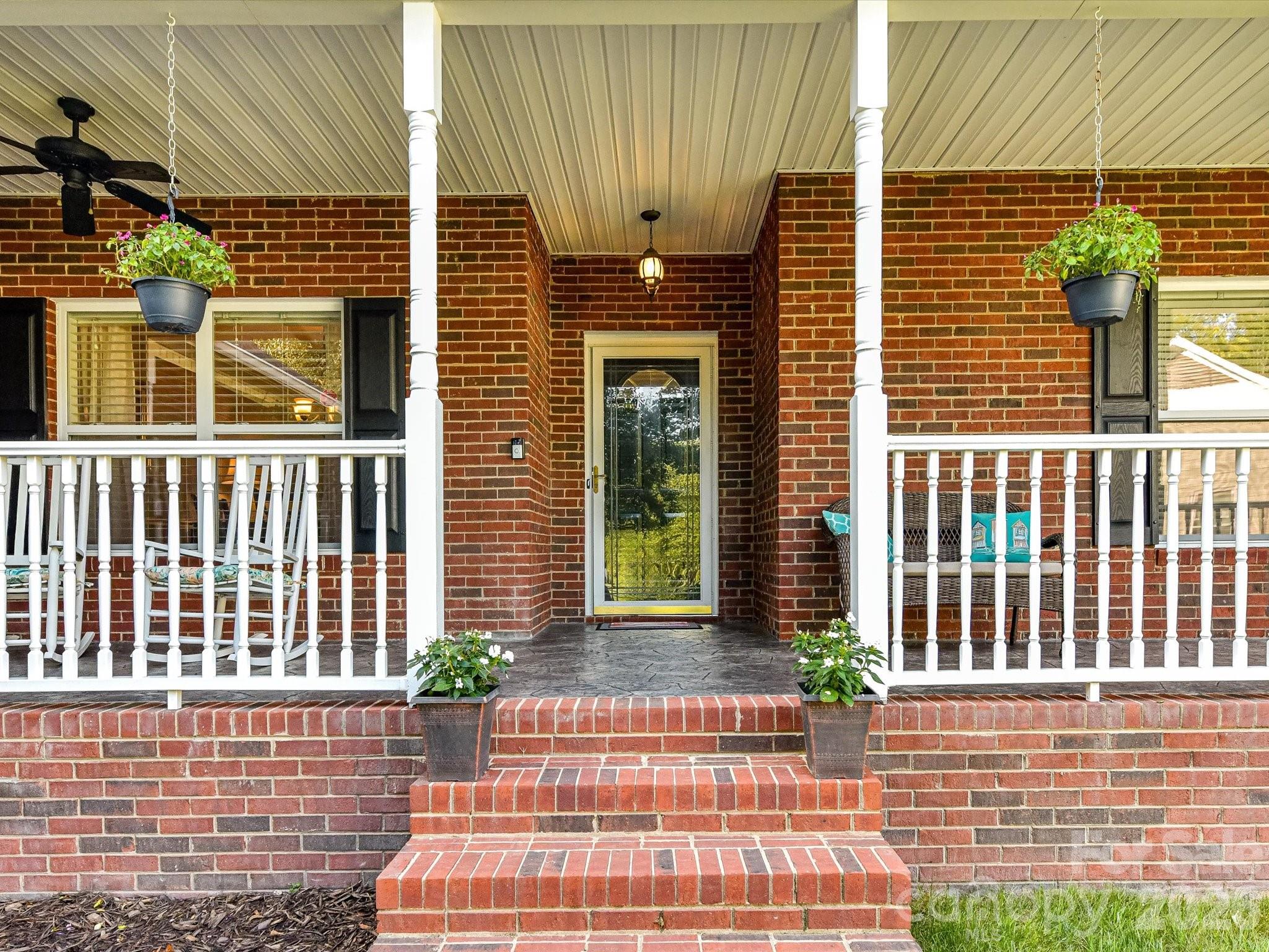 8227 Laurel Oak Court