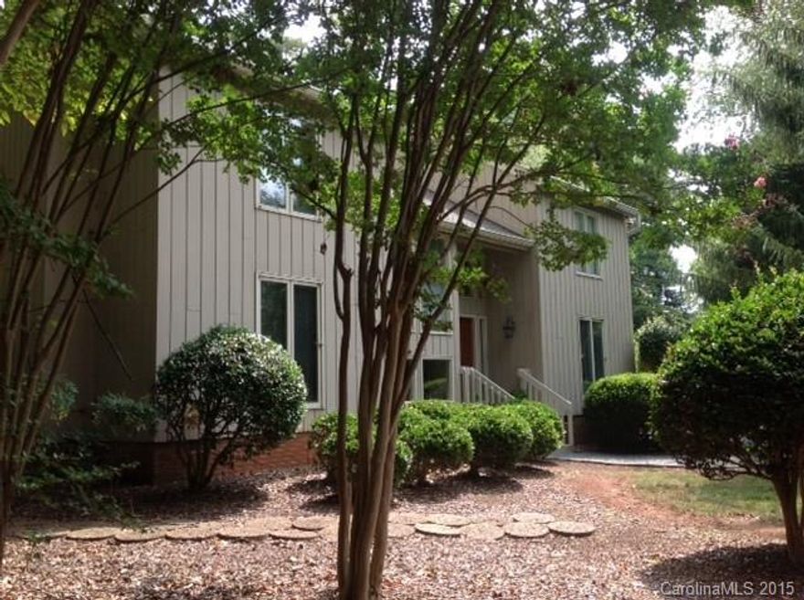 Open and Bright 1.5 story home w/2story vaulted GR/FP,hdw flrs, open balcony & stairs overlooking indoor atrium, Formal DR w/hdw flors,view of outside atrium, Brkf rm, laundry area, kit w/wine cooler,pantry, lots of cabinets. Keeping room w/FP/gas logs,pocket door, guest bdr or office, full bath w/tile flr, Upper: Split bdr plan. Lg Mst bdr,2 closets, mst ba w/dual sinks, 2 bdrs, linen closet, closet attic access,balcony overlooking GR. Deck, patio, landscaped corner lot. oversized garage,