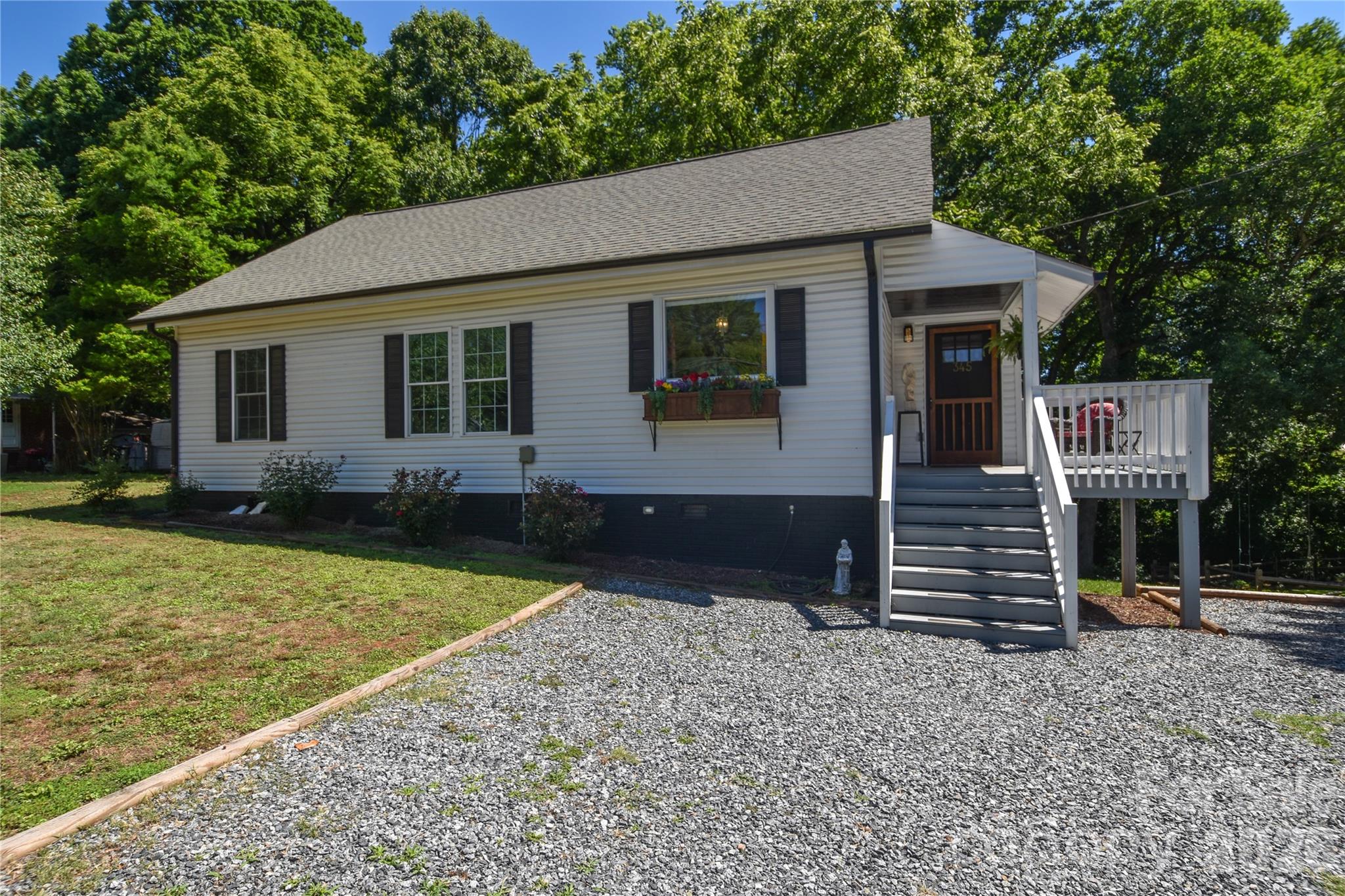 345 W Lowrance Avenue