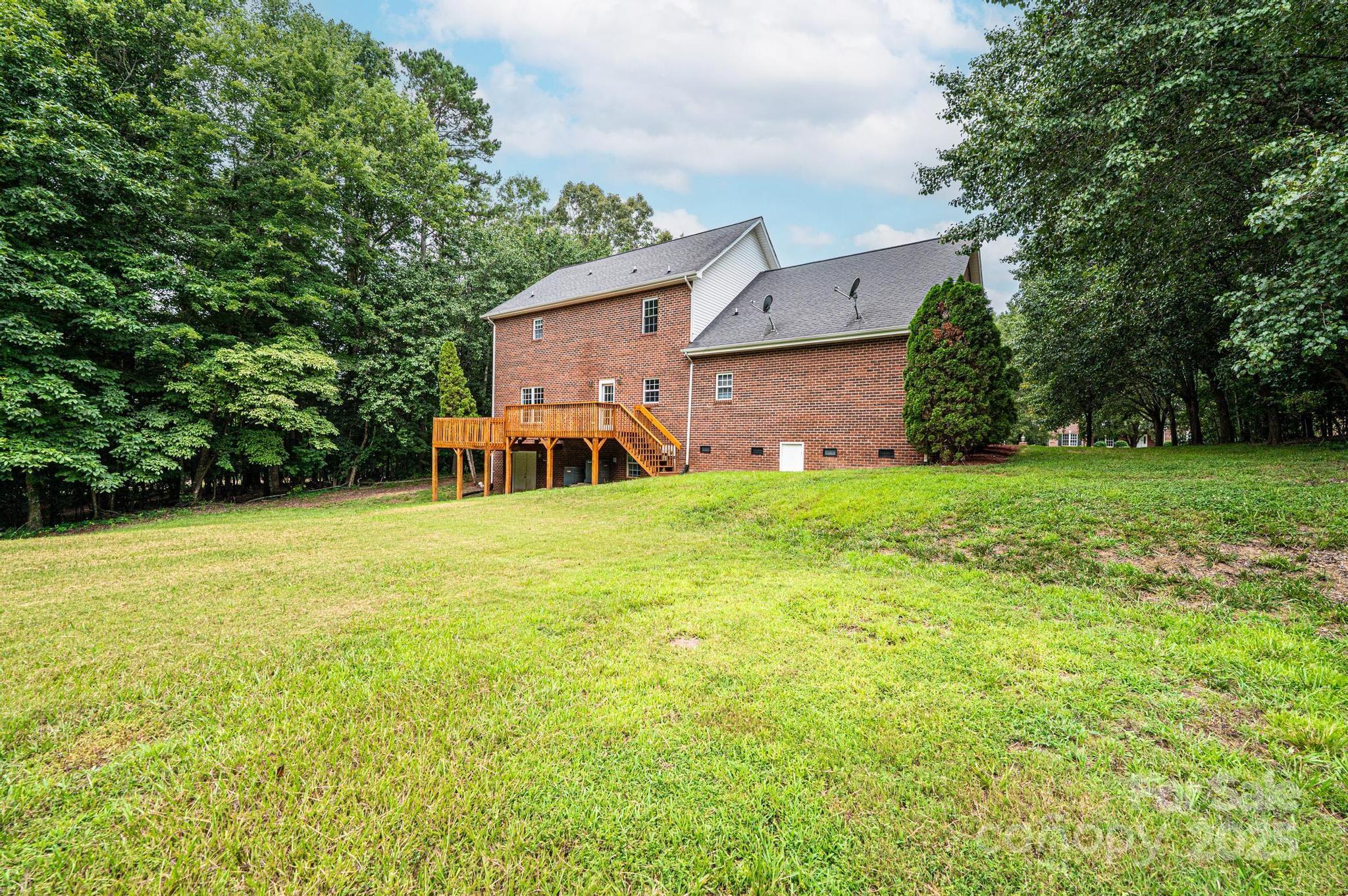 1008 Barrington Drive NE