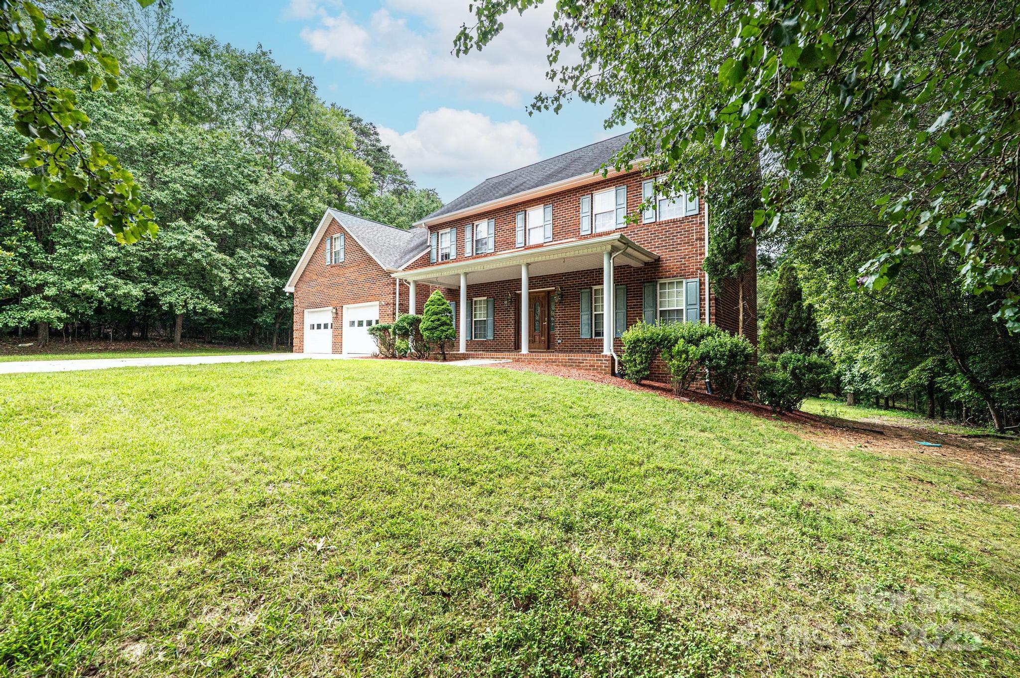 1008 Barrington Drive NE