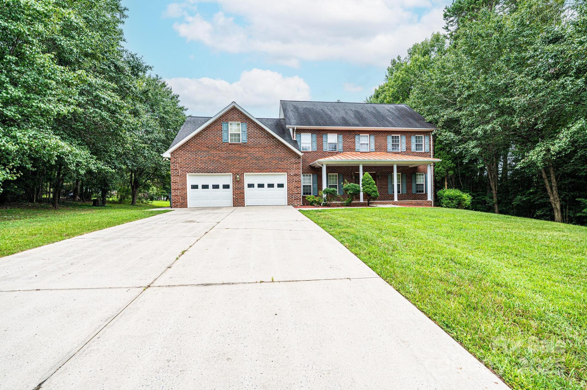 1008 Barrington Drive NE