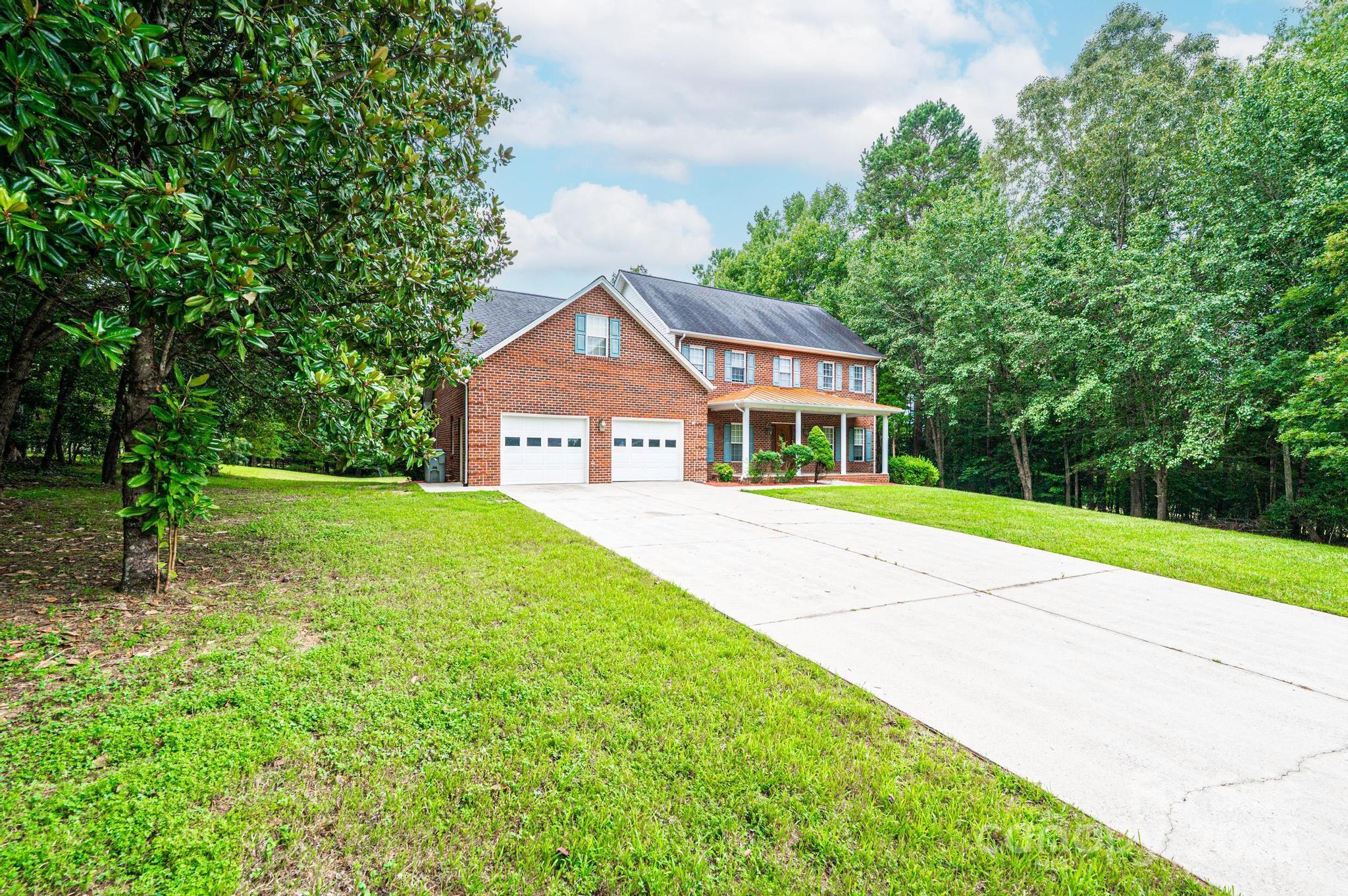 1008 Barrington Drive NE