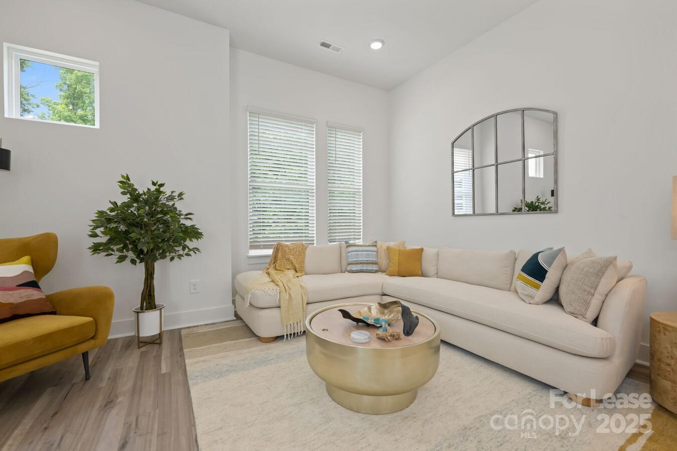 Charlotte, North Carolina 28269, United States, 3 Bedrooms Bedrooms, ,4 BathroomsBathrooms,Residential,Active,58915