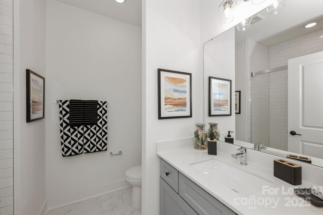 Charlotte, North Carolina 28269, United States, 3 Bedrooms Bedrooms, ,4 BathroomsBathrooms,Residential,Active,58915