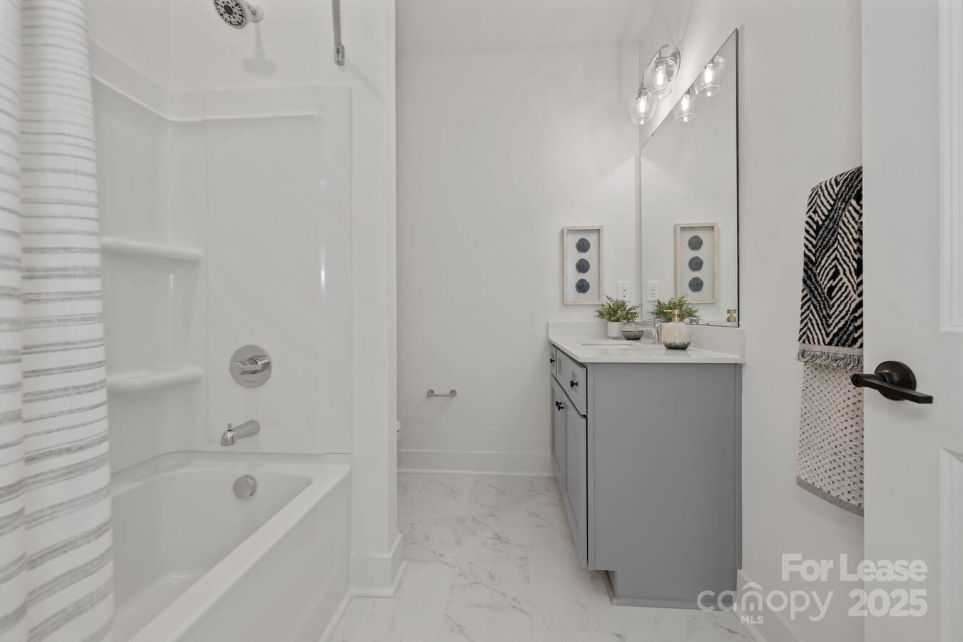 Charlotte, North Carolina 28269, United States, 3 Bedrooms Bedrooms, ,4 BathroomsBathrooms,Residential,Active,58915