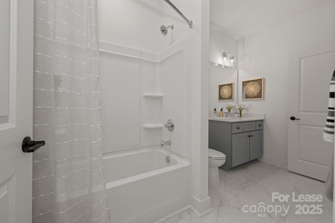 Charlotte, North Carolina 28269, United States, 3 Bedrooms Bedrooms, ,4 BathroomsBathrooms,Residential,Active,58915