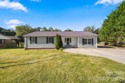 Photo of 425 Heritage Farm Road, Hickory, NC 28601 (MLS # 4416733)