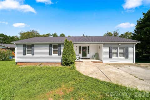 Photo of 425 Heritage Farm Road, Hickory, NC 28602 (MLS # 4416733)