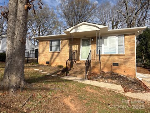Photo of 1928 Russell Avenue, Charlotte, NC 28216 (MLS # 4328654)