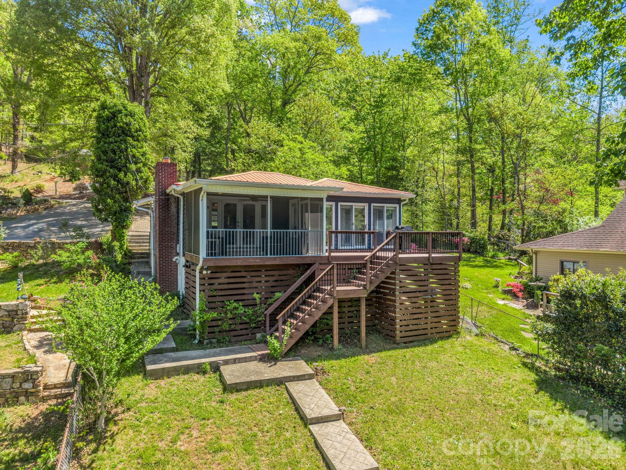 1224 E Lakeshore Drive