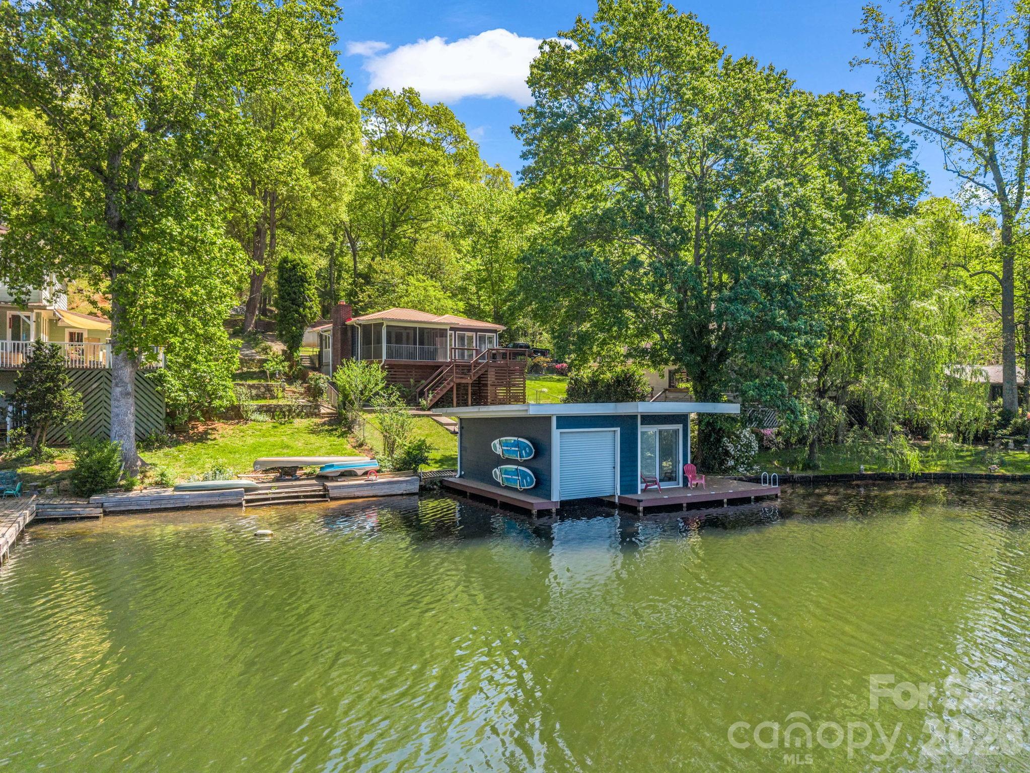 1224 E Lakeshore Drive