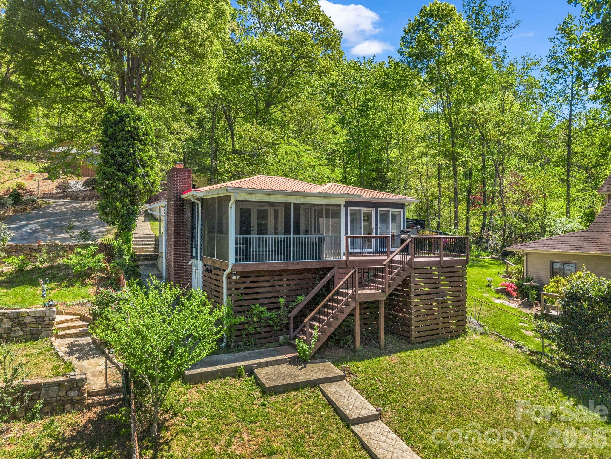 1224 E Lakeshore Drive