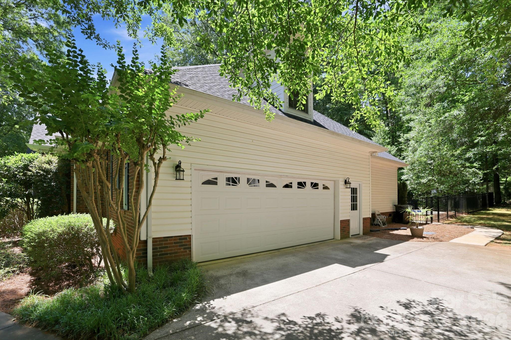 Eastview Oaks - Residential